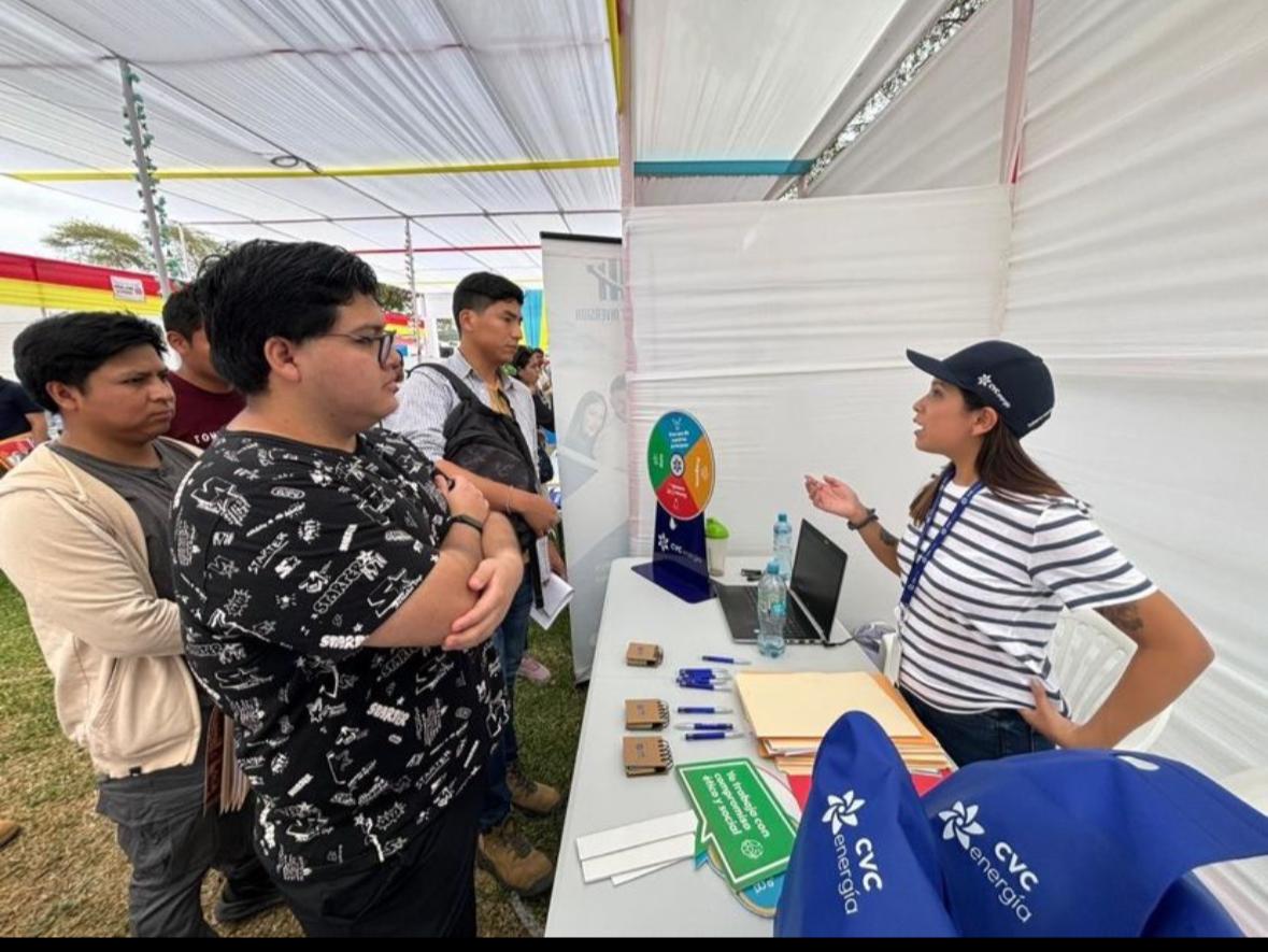 En búsqueda de nueva energía. Presentes en feria laboral en Ica
